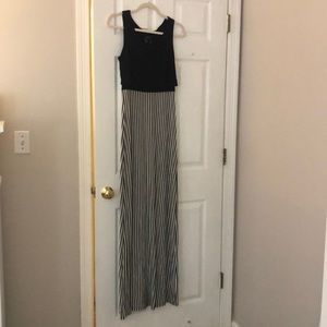 NWT Forever 21 Maxi Dress. Small